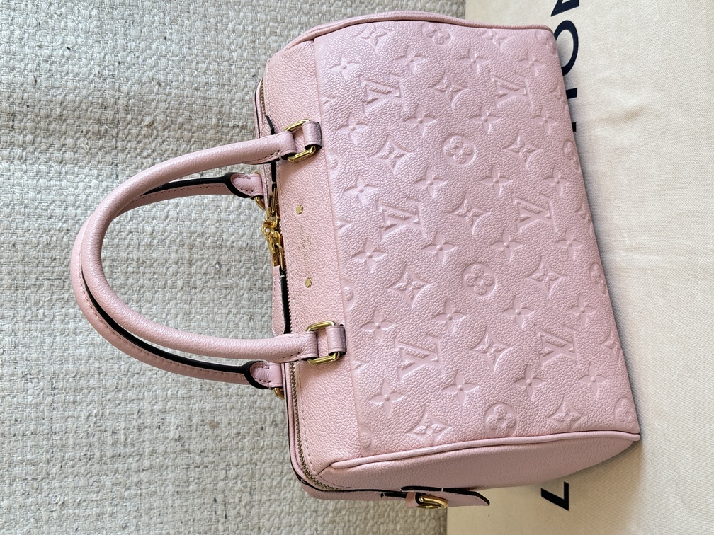 100% Original Louis Vuitton Speedy 25 Bandouliere By the Pool